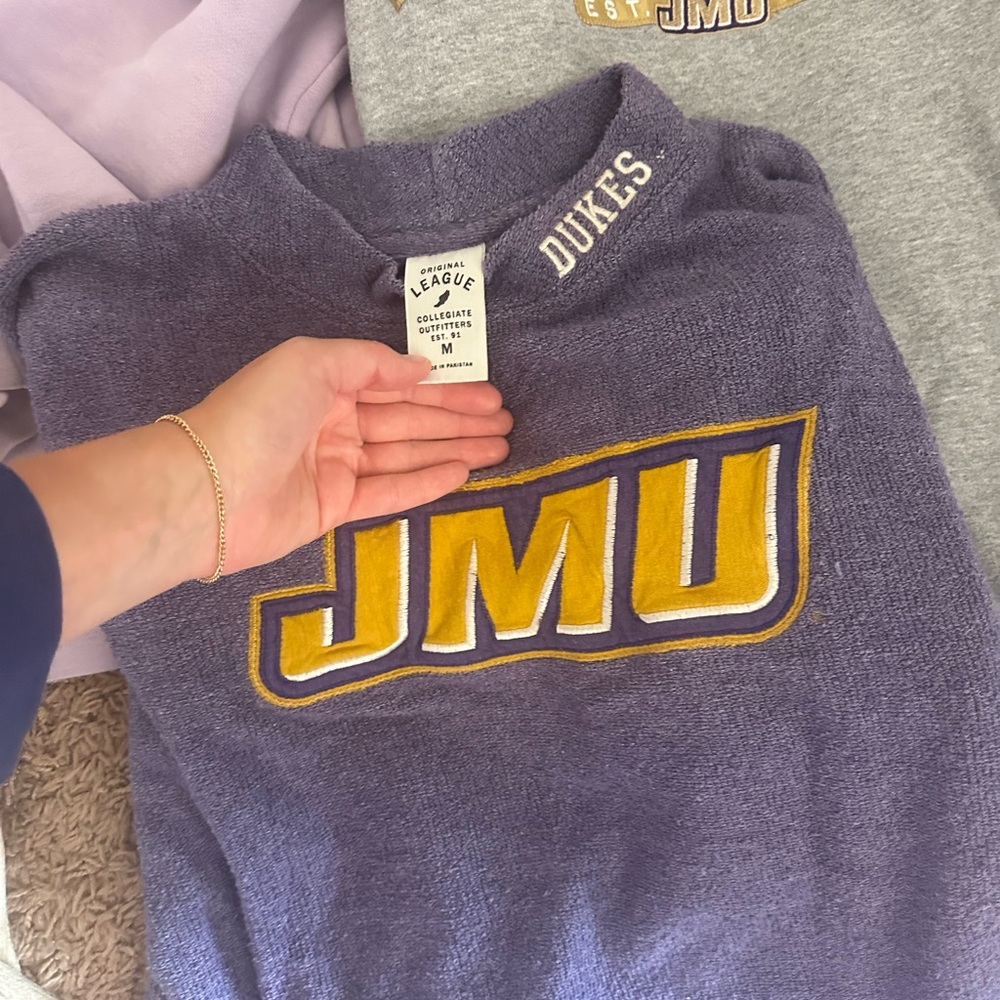 Dukes jmu sweatshirt